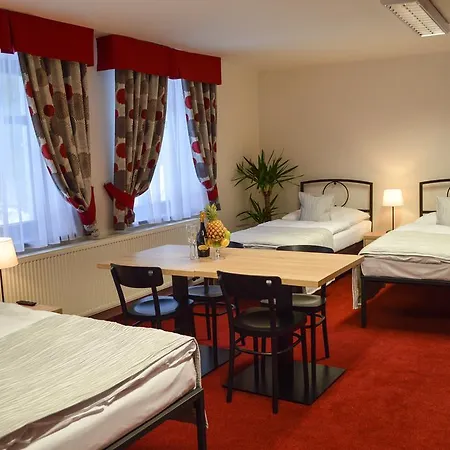 게스트하우스 Obora 포데브라디